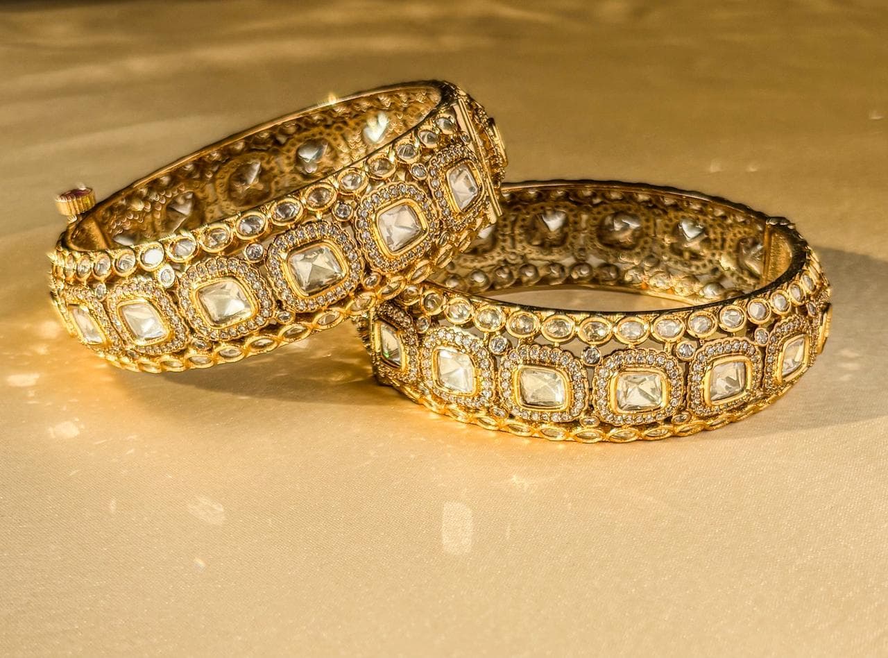 Golden Kundan Square Motif Bangle Set